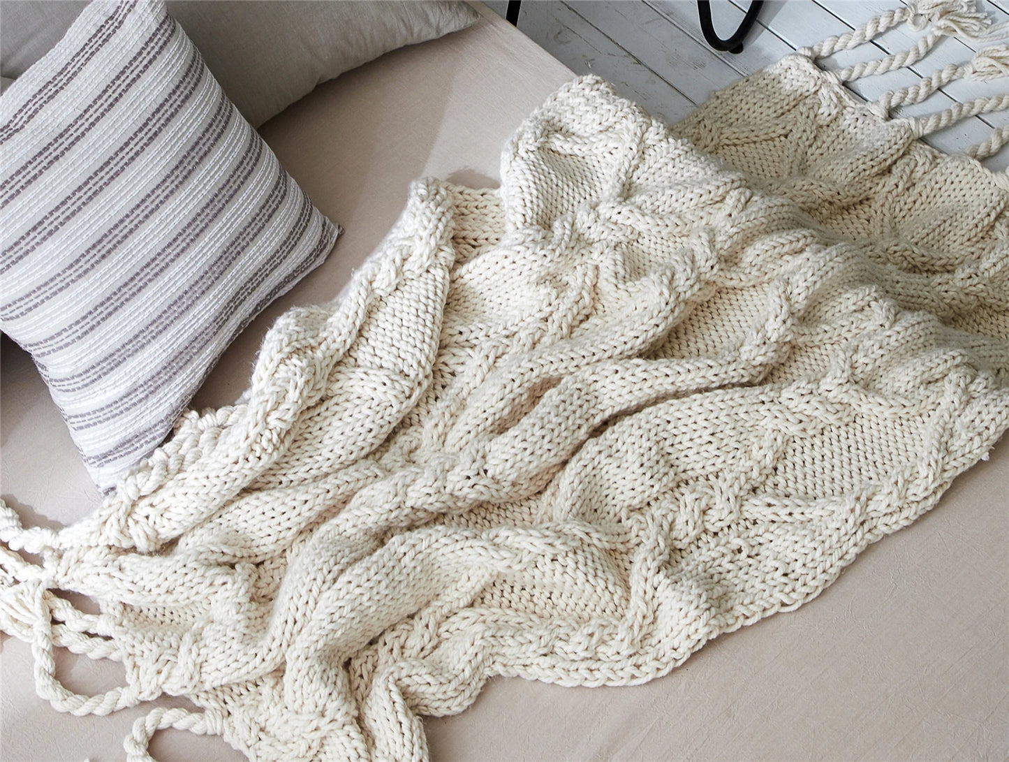 ποΈ The Serenity Knit Blanket