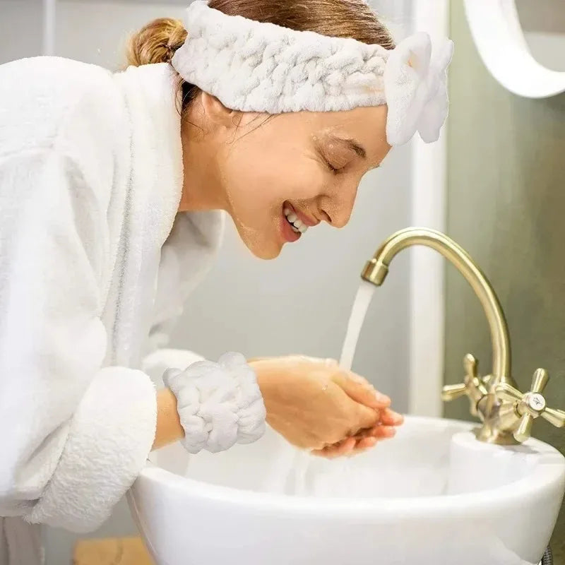 ππ½ββοΈβ¨ Moisturized & Unbothered Vanity Hair-Towel Wellness Set π