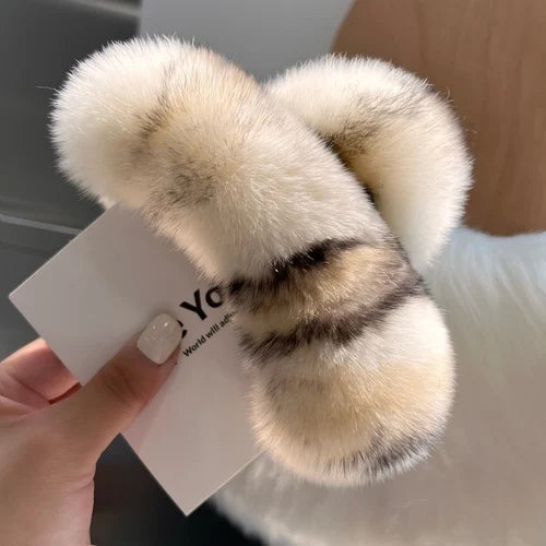💫 Plush & Chill Hair Claw