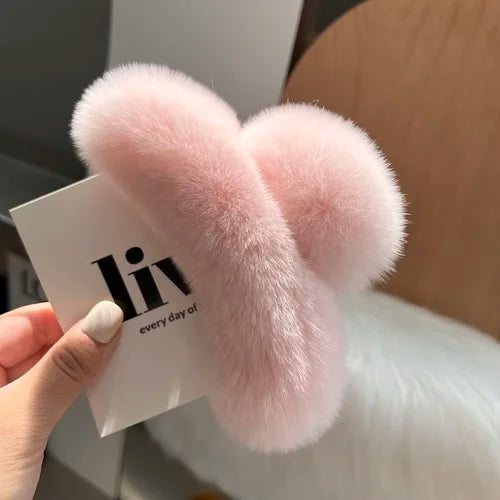 💫 Plush & Chill Hair Claw
