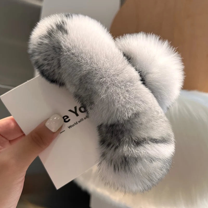 💫 Plush & Chill Hair Claw