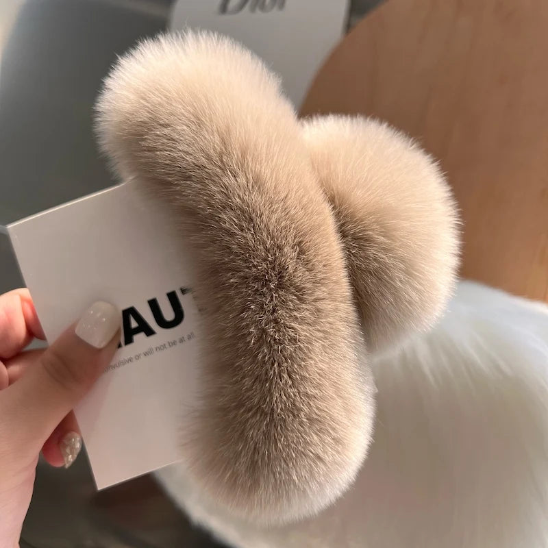 💫 Plush & Chill Hair Claw